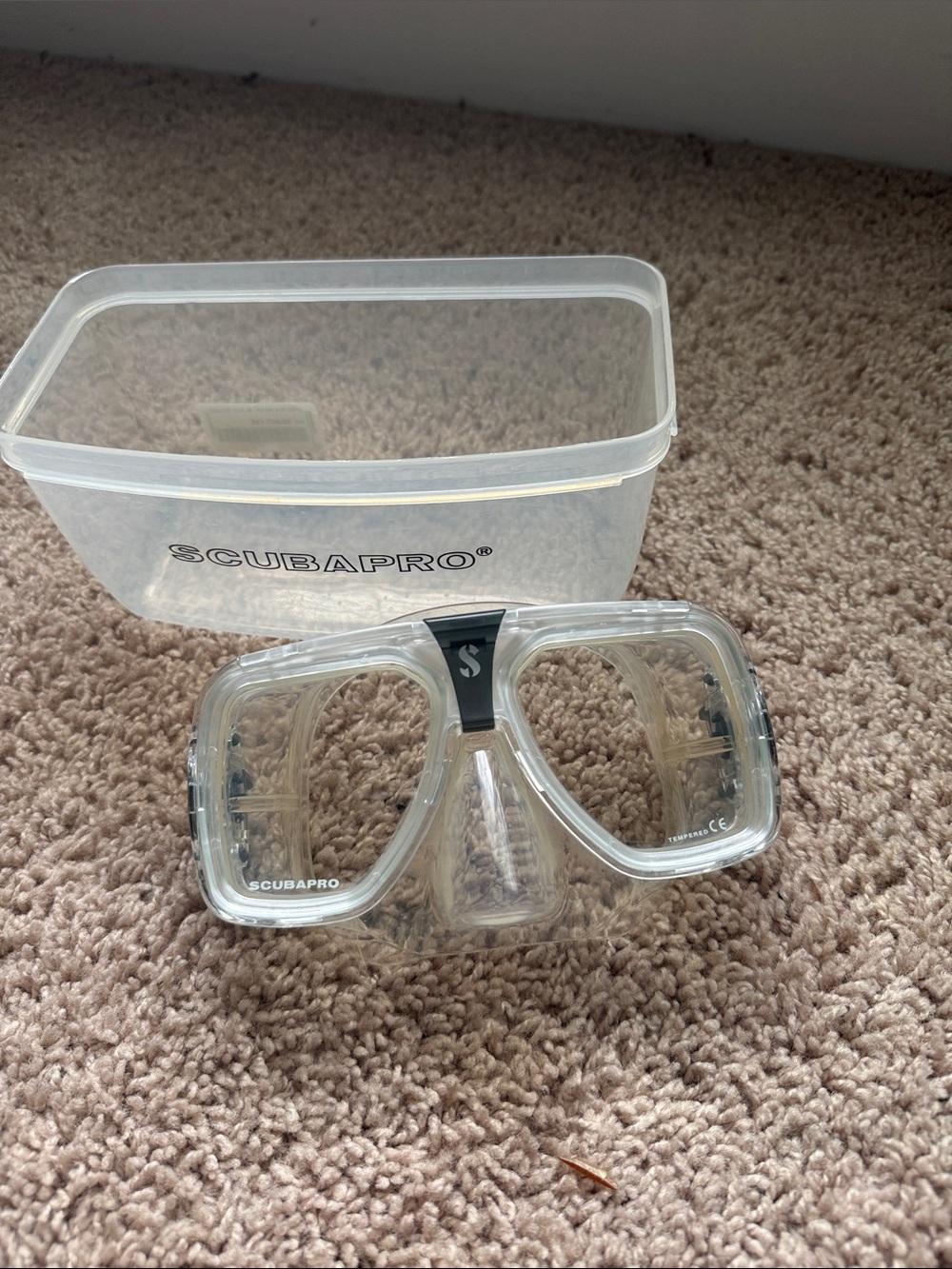 Scubapro Women's Black/Gray Face Mask with Clear Lenses